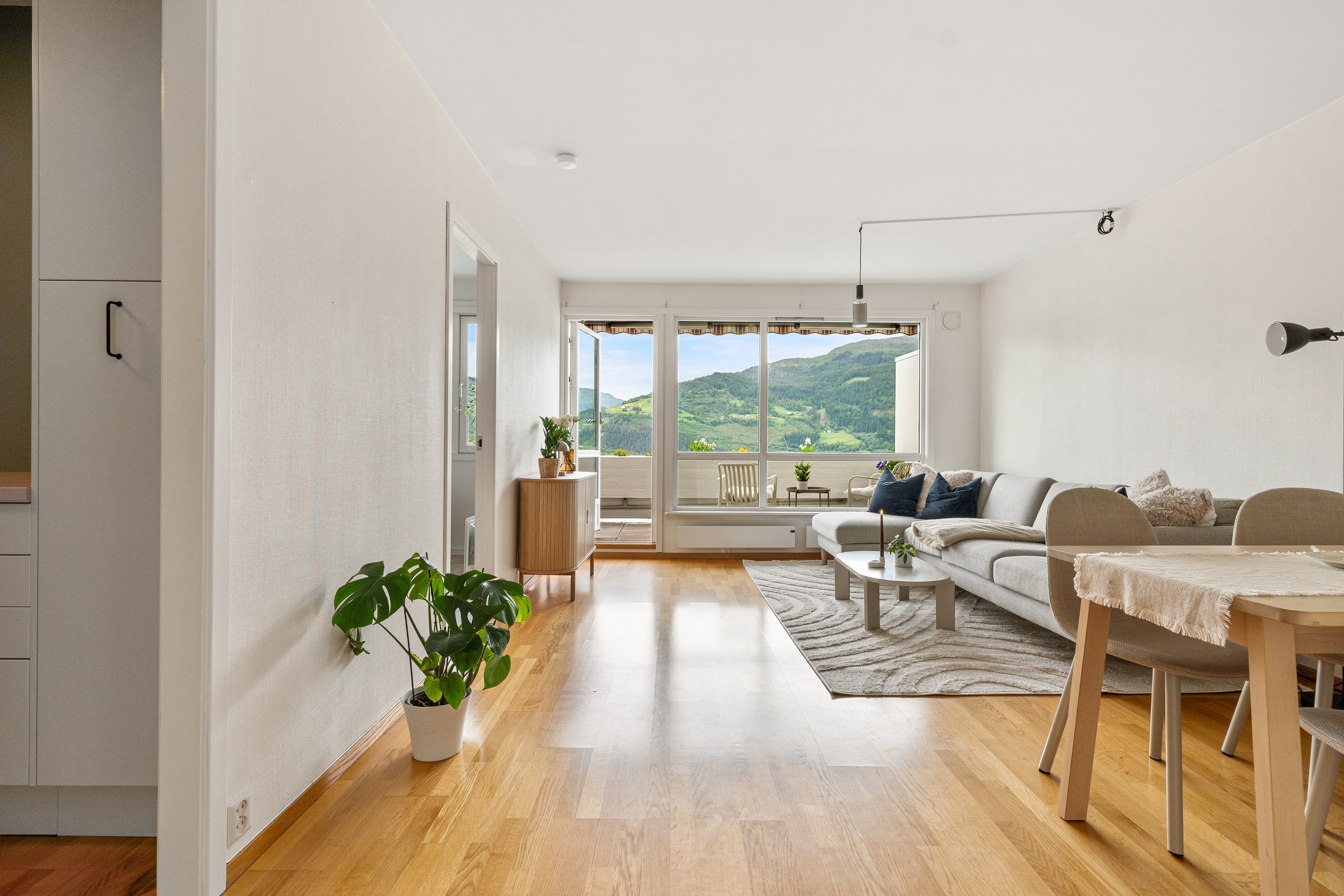 626833296986999