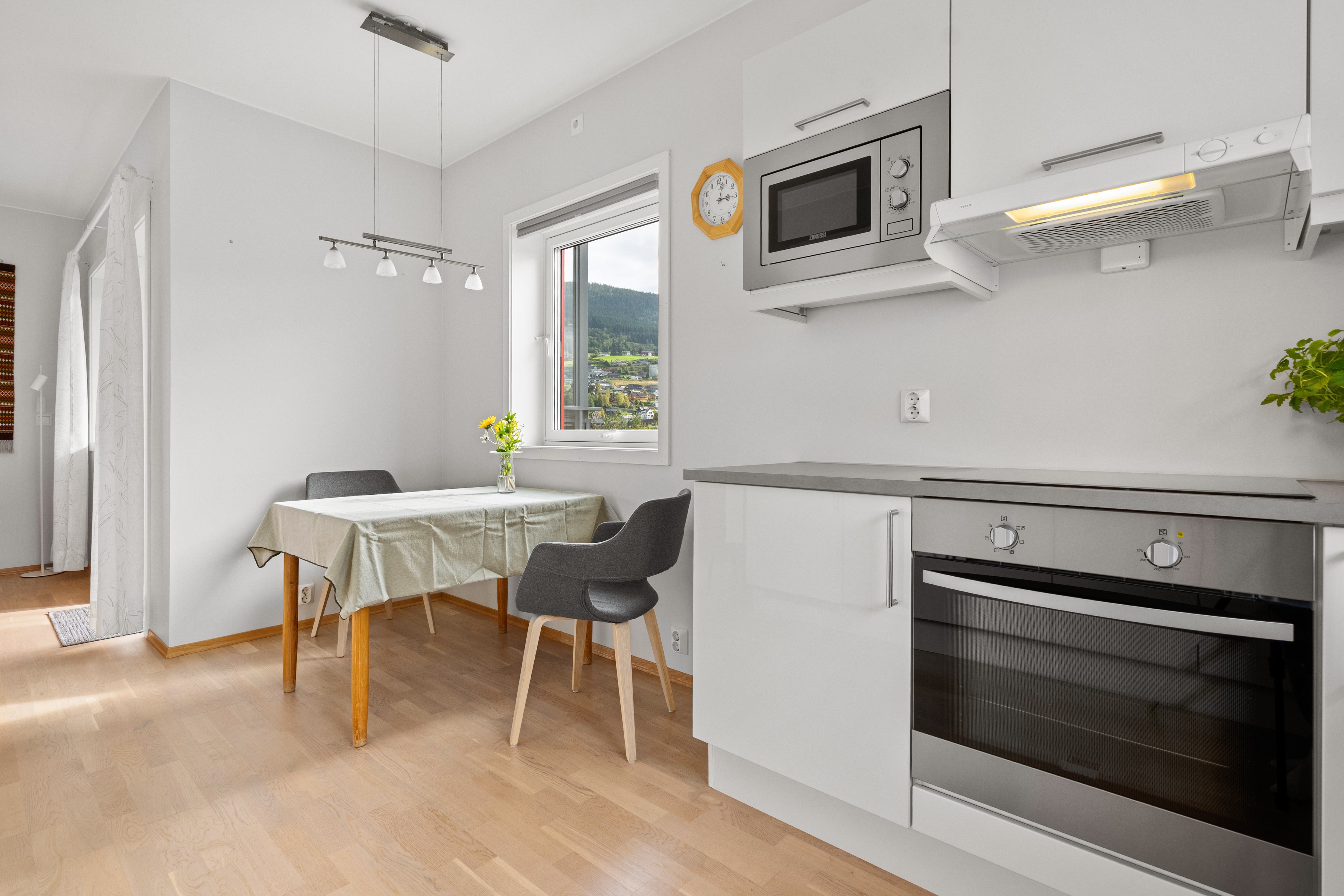 626833296989520