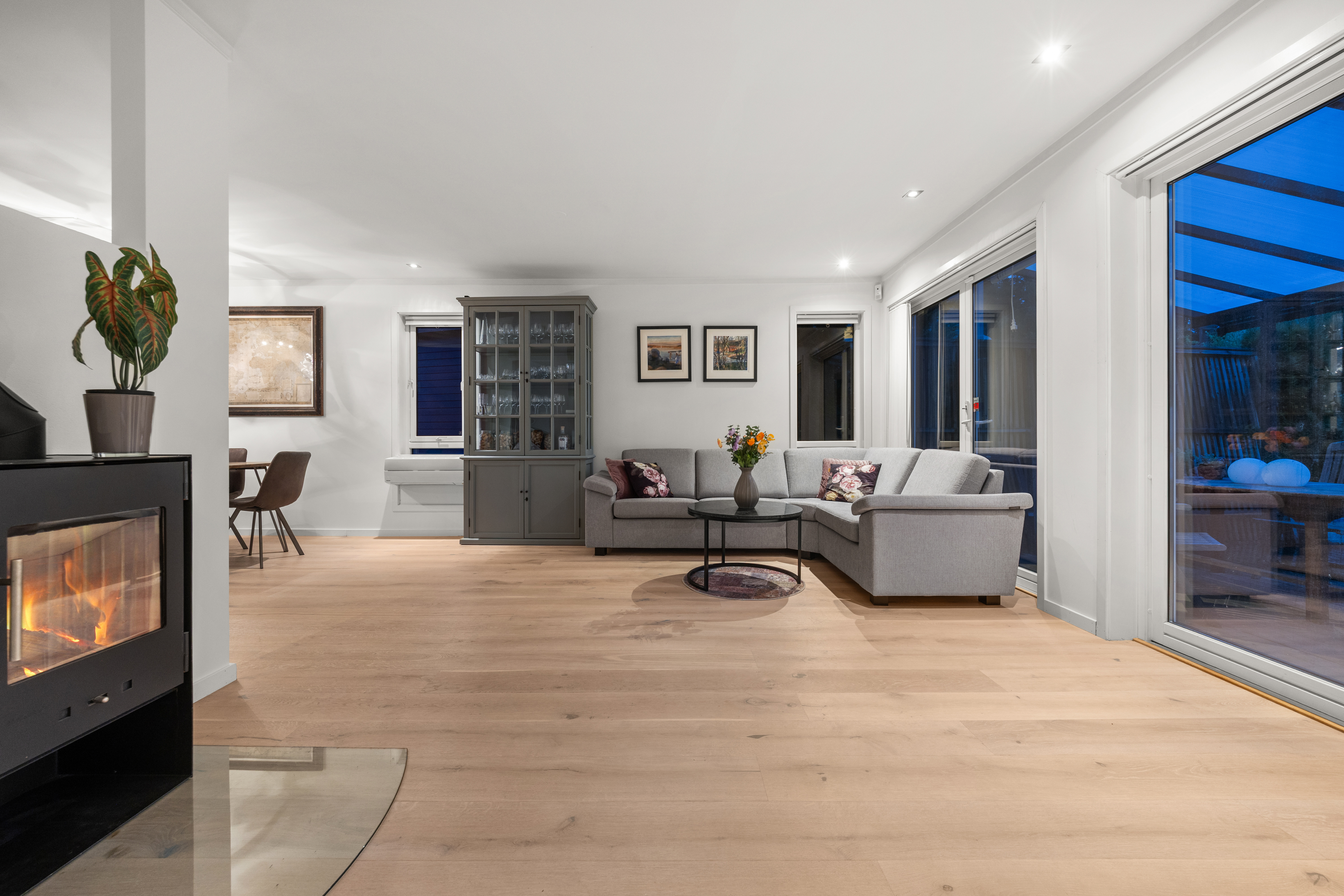 830242948132925