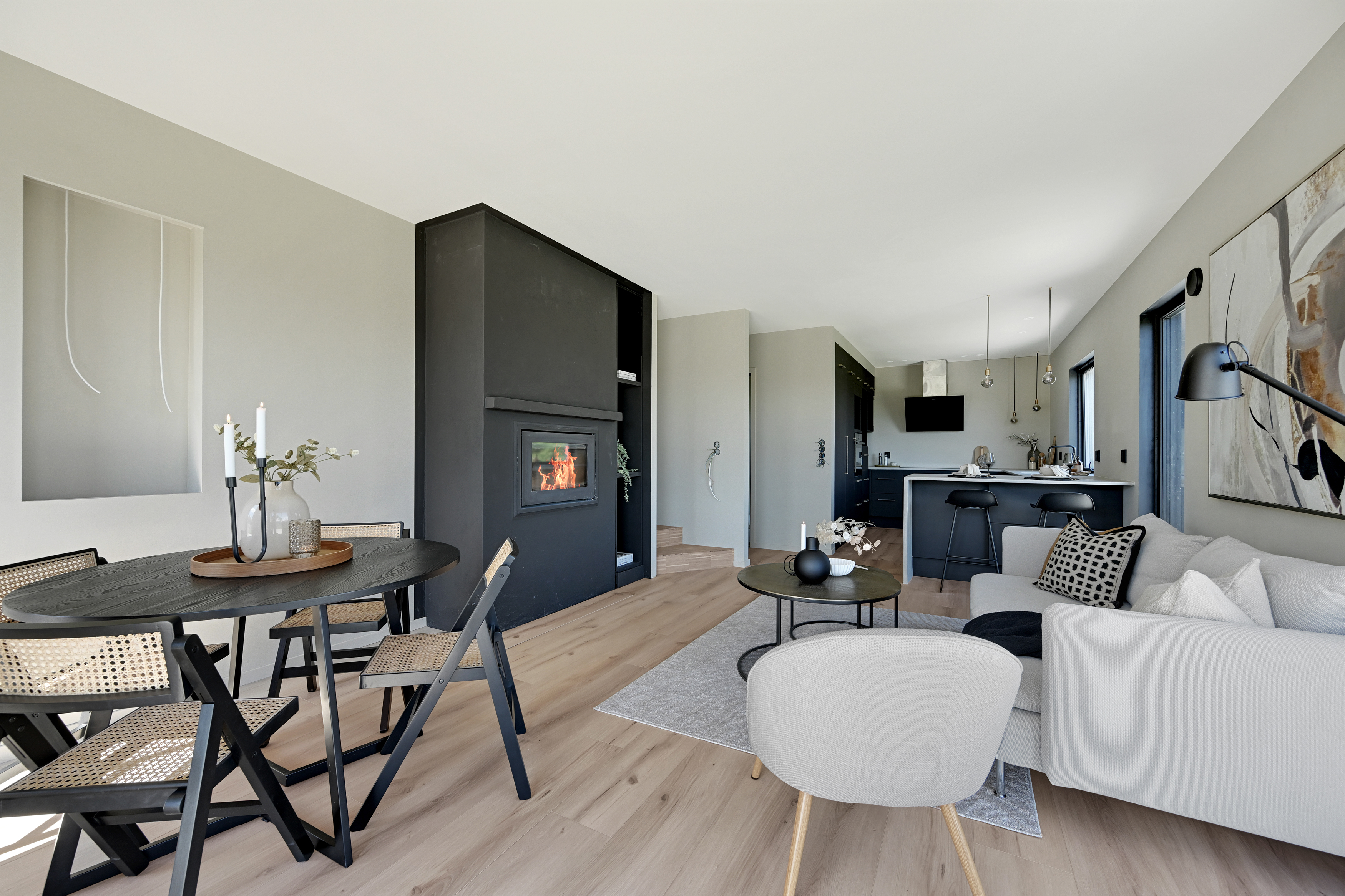 830242948132516
