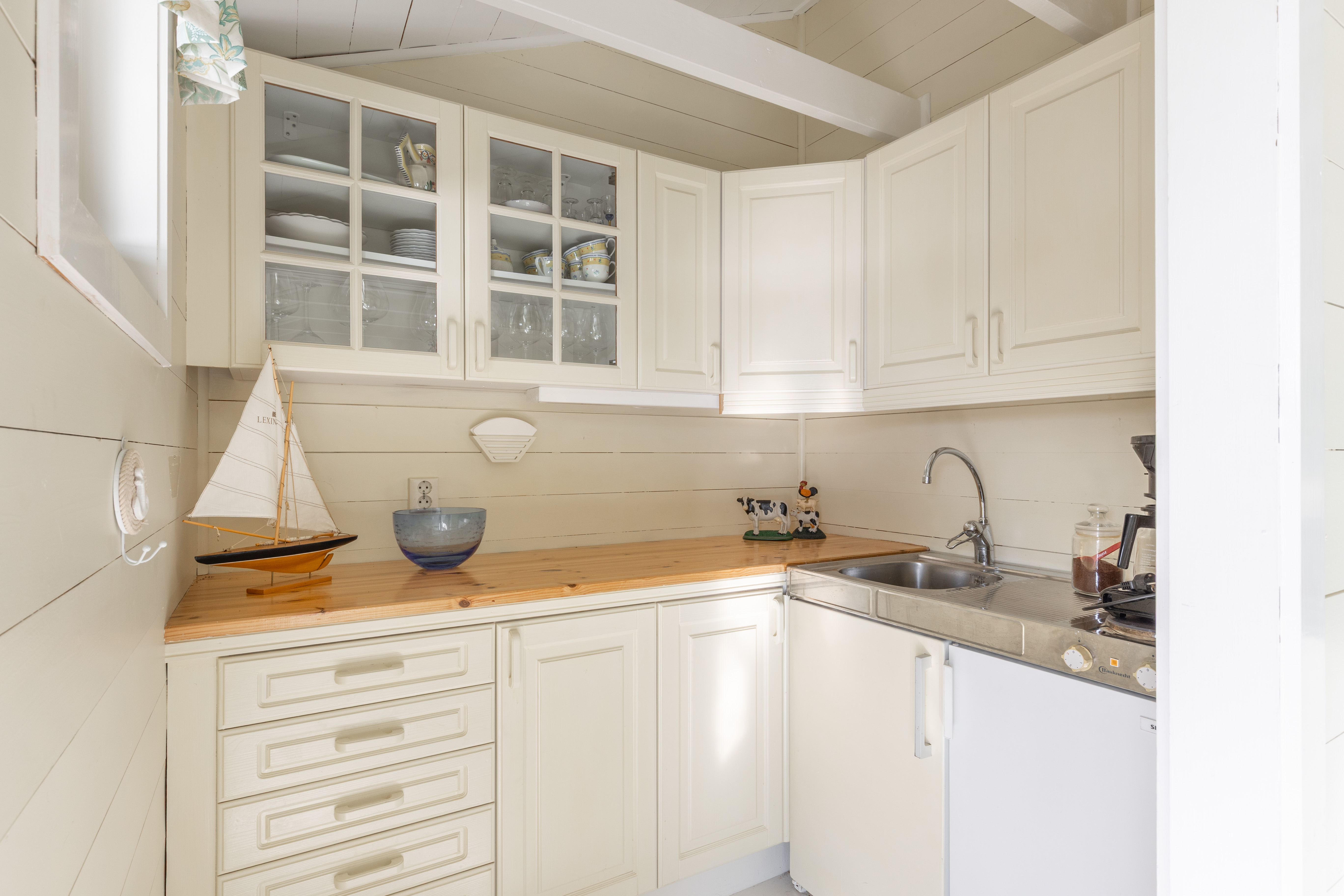 615838180708234