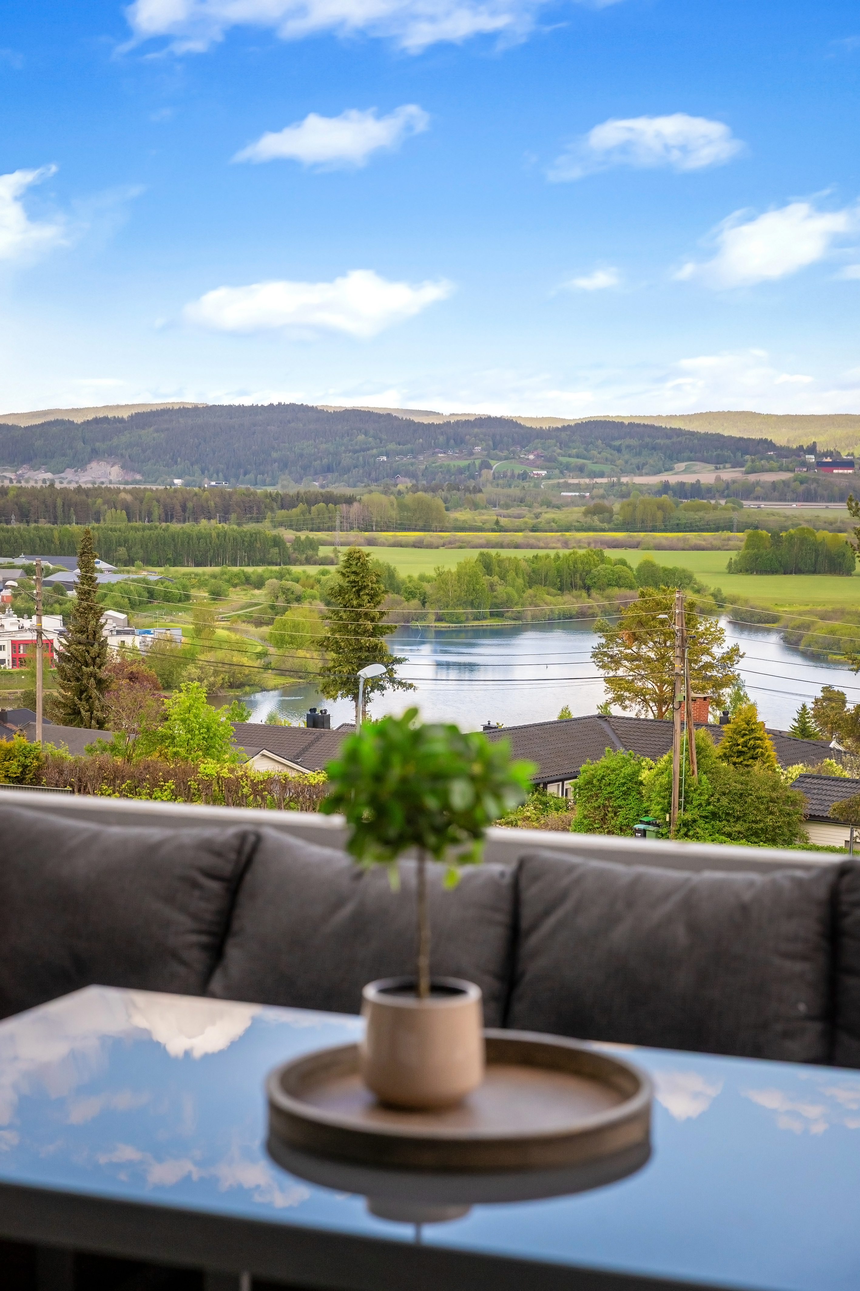 830242948129682