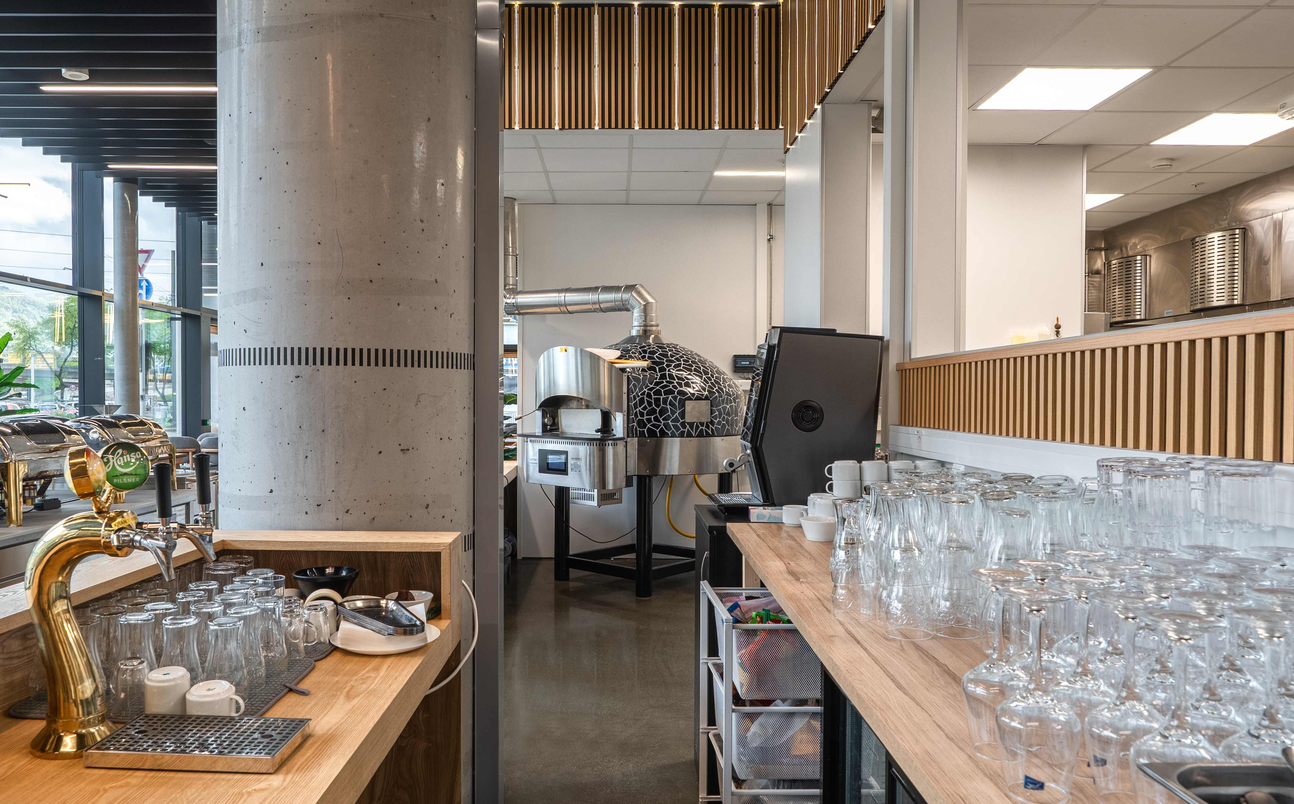 615838180708898