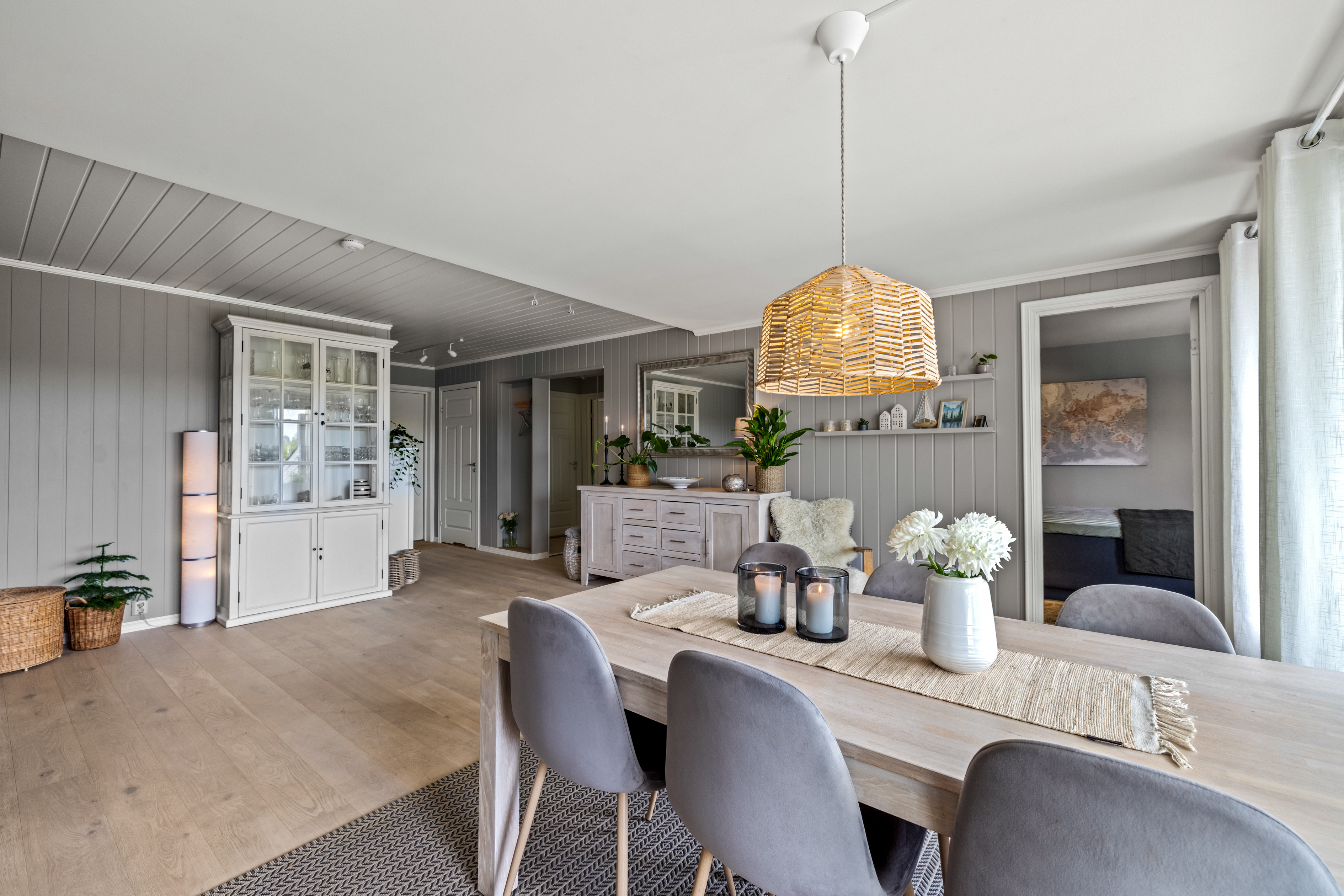 830242948129646