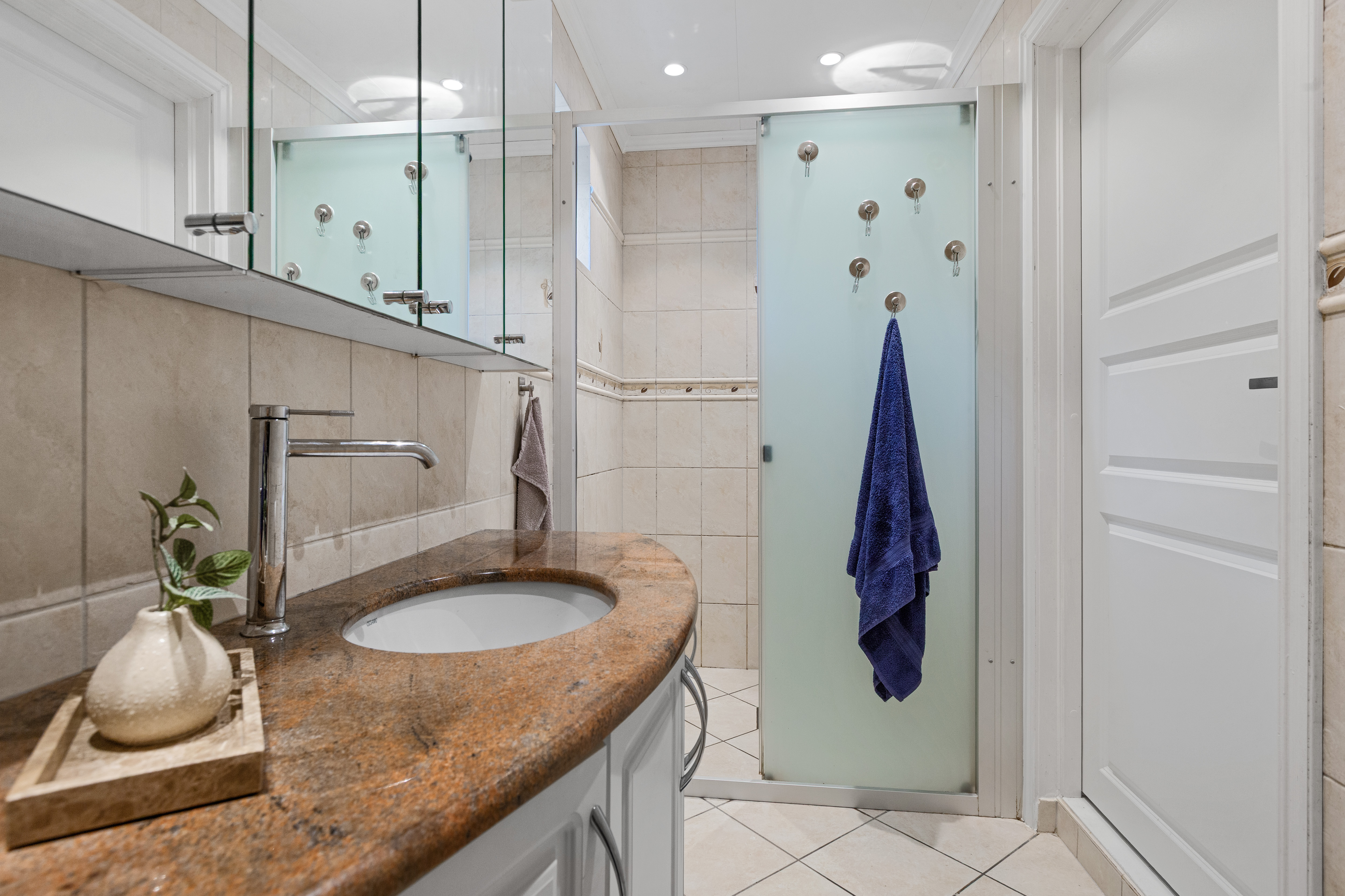 934696552767423