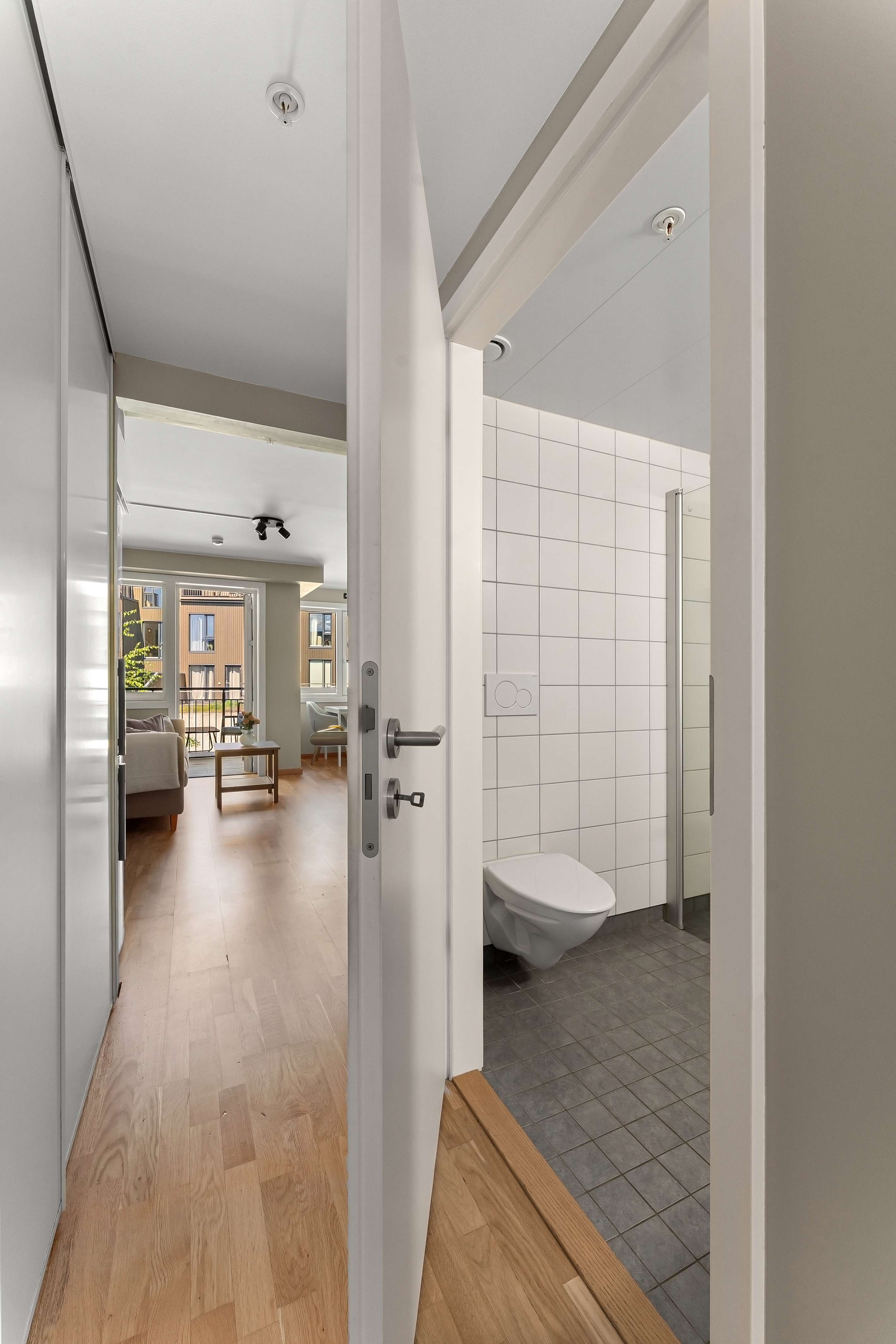 830242948129918