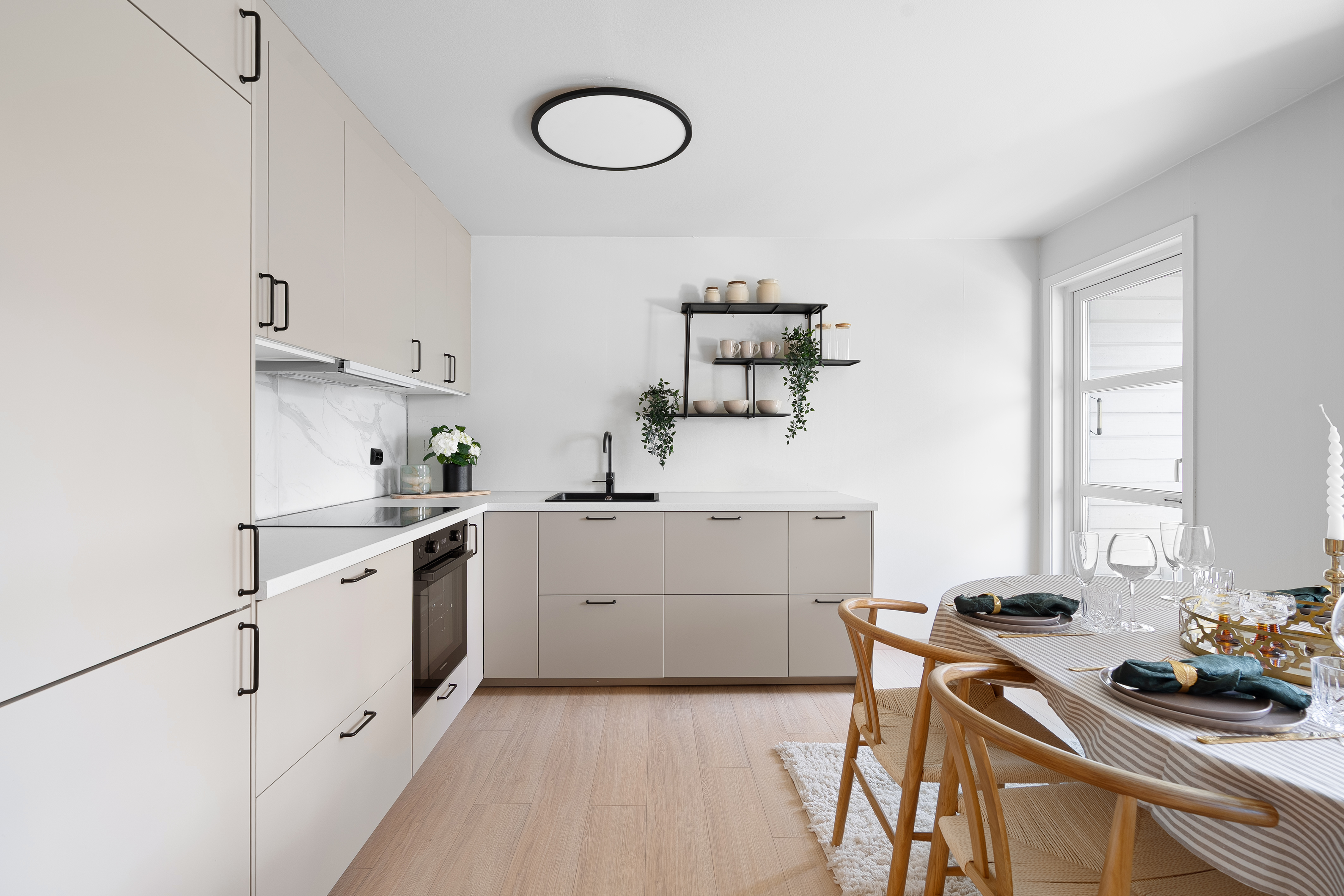 670813762096546