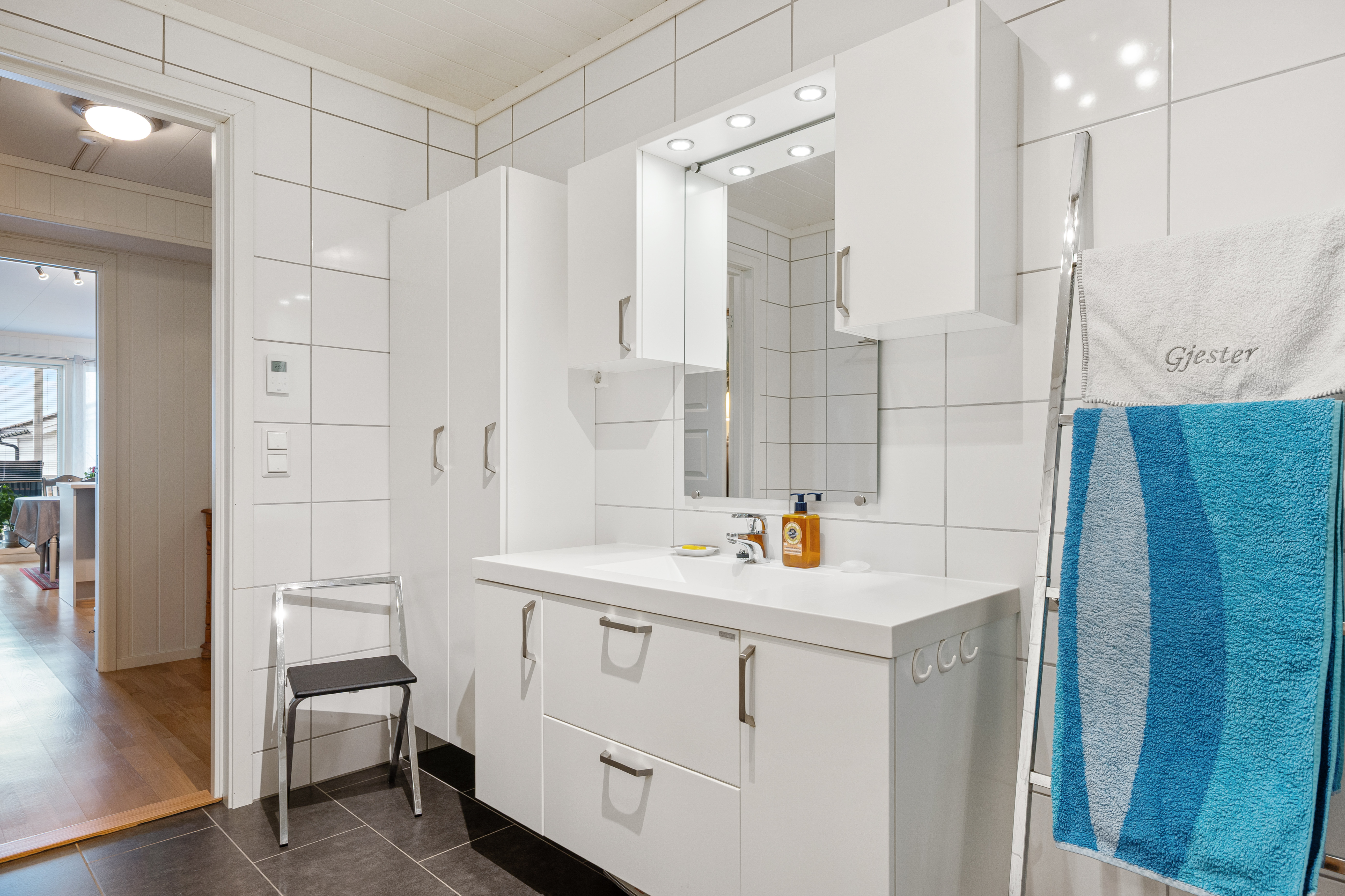 626833296986334